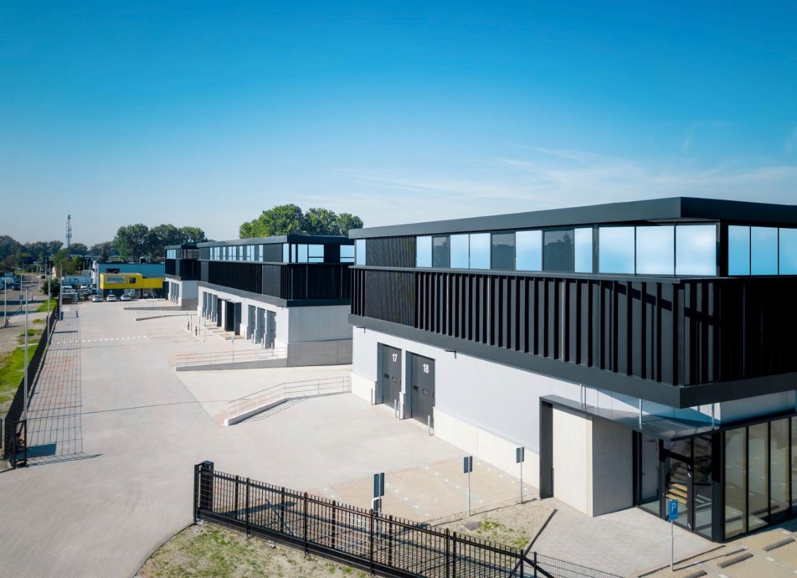 Staaldetails bedrijfshallen Zoetermeer