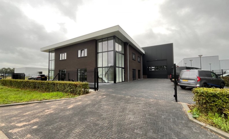 Bedrijfspand Zeewolde